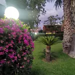 Orchidea Bianca Giardini-Naxos
